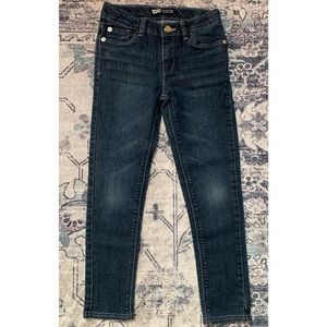 KIDS Levi’s Jeans with beautiful star detailing on back pockets